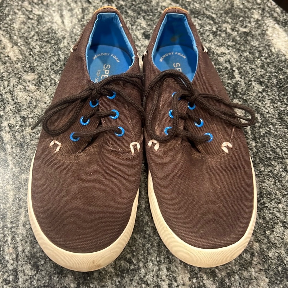 * 4/$20
Brown Sperry Size 3 kids